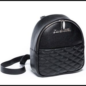 lux de Ville matte black backpack